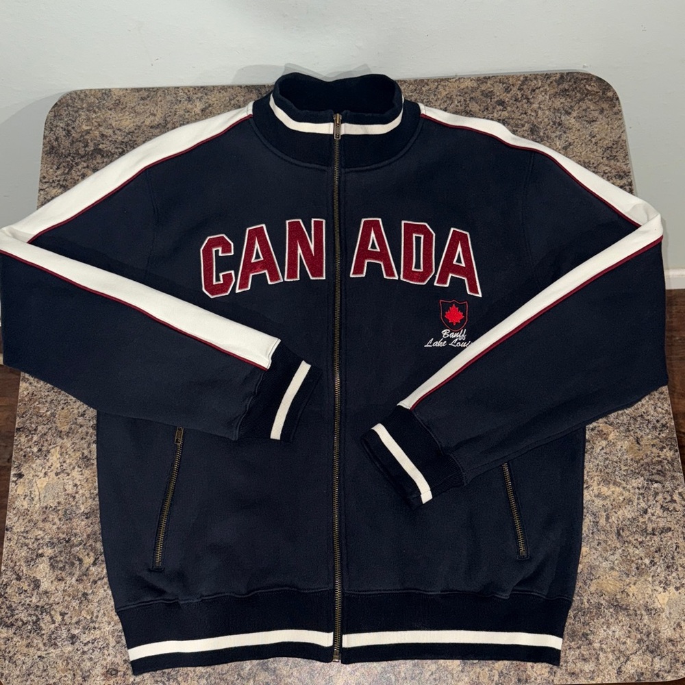 Fairmont Hotels & Resorts CANADA Heavy Weight Embroidered Full Zip Sweater L